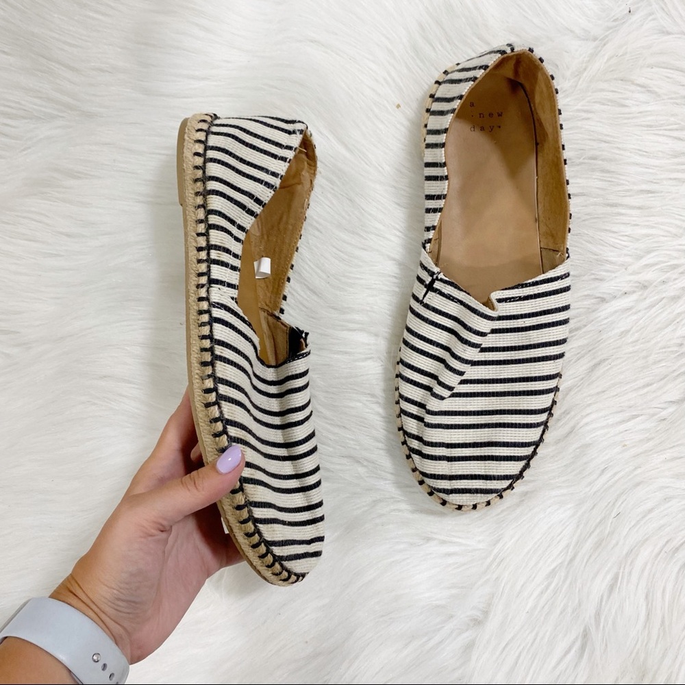 A NEW DAY Black White Striped Espadrille SZ 9.5